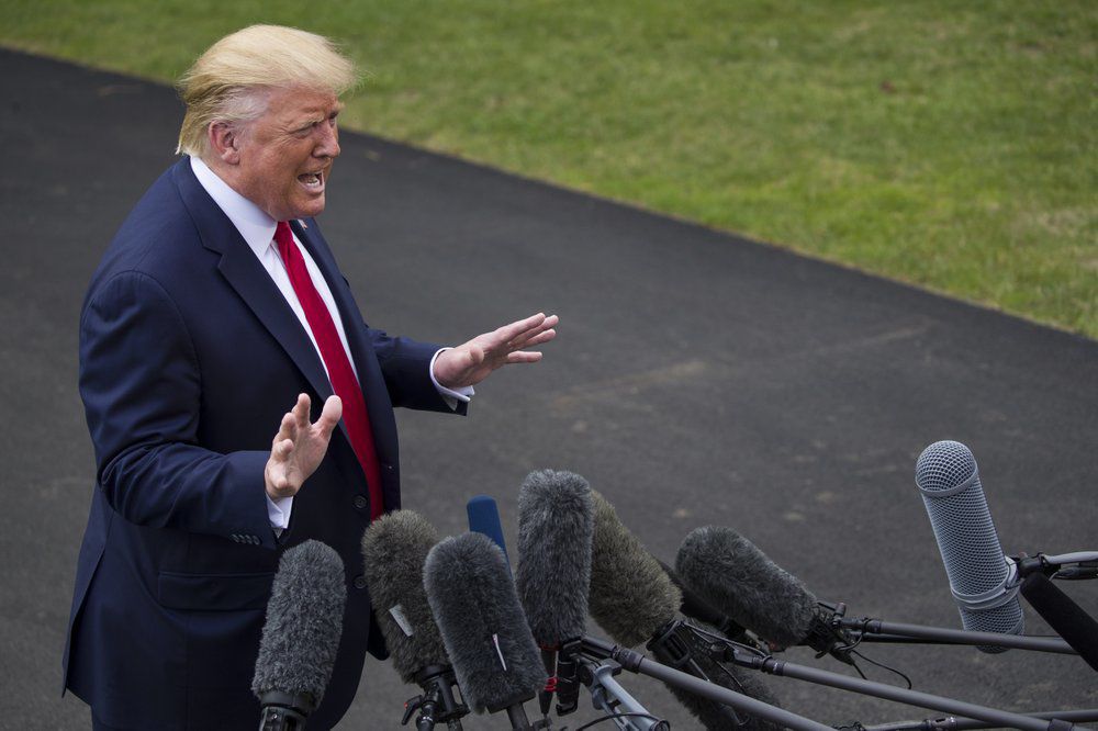 Senadores plantean a Trump plan de control de venta de armas